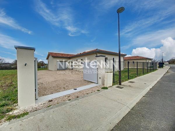 A vendre Maison neuve de plain pied de 110M2 à SARAMON, sur terrain clos avec portail électrique lot 14