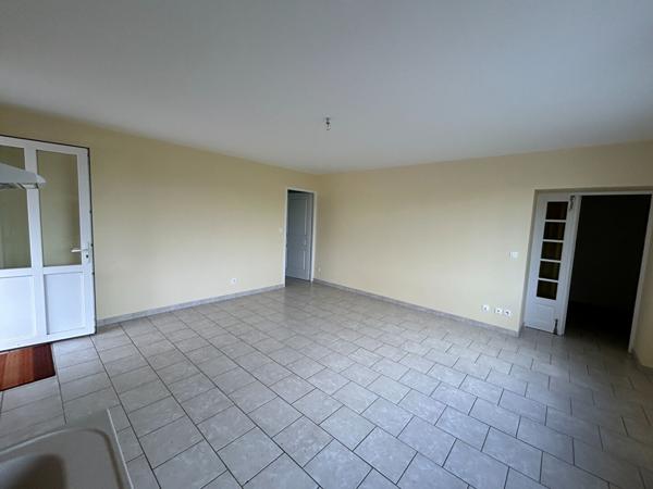 Maison 1 chambre de plain pied - Brie Sous Archiac