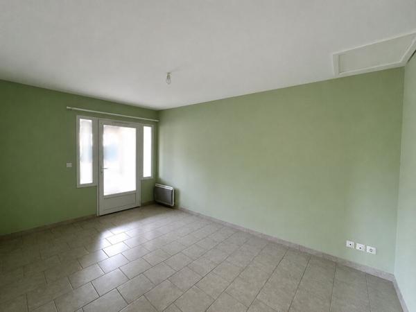 Maison 1 chambre de plain pied - Brie Sous Archiac