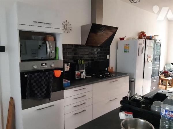 Maison 4 pièces à vendre - Evellys (Moustoir-Remungol 56500)

Située au coeur de la campagne ...