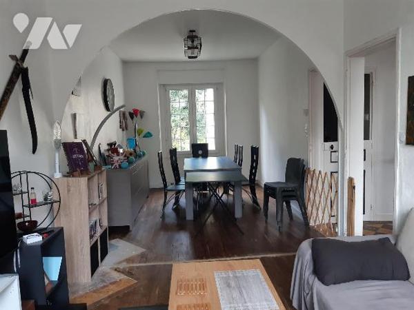 Maison 4 pièces à vendre - Evellys (Moustoir-Remungol 56500)

Située au coeur de la campagne ...