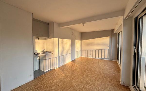 Appartement à louer    1 pièce •  Roye