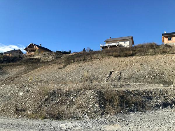 Terrain 706 m2