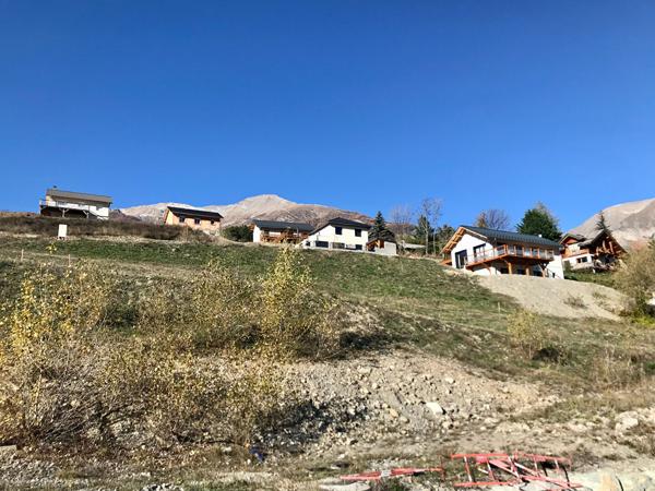 Terrain 706 m2
