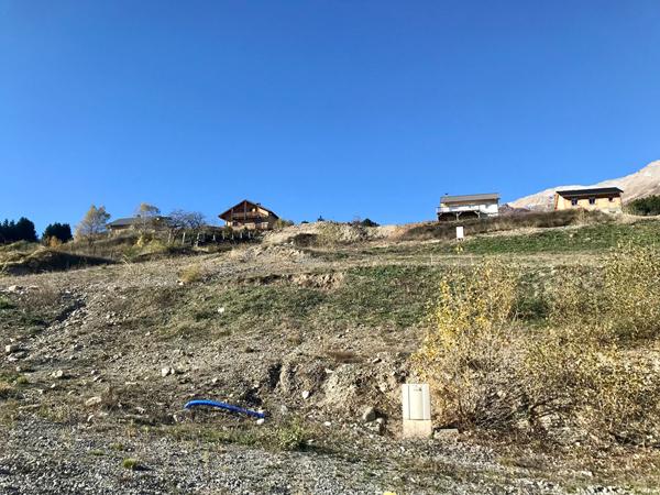 Terrain 706 m2