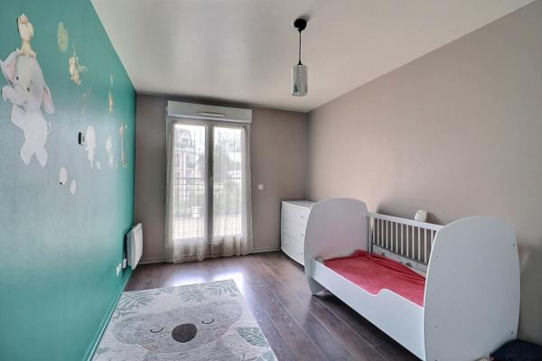 F4 Centre ville Neuilly Plaisance avec Jardin et Terrasse