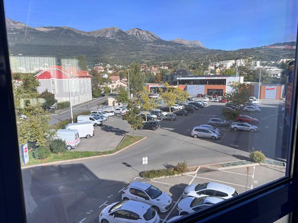 Bureaux 4 pièces 83.085 m2