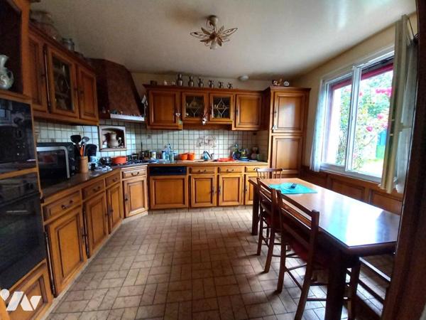 MAISON DE TROIS CHAMBRES 90 m² avec dépendance