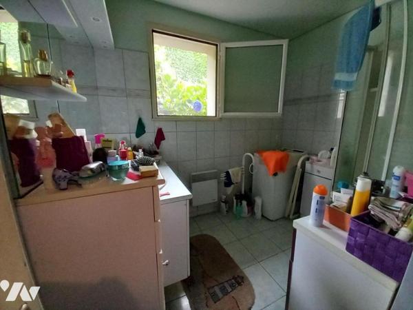 MAISON DE TROIS CHAMBRES 90 m² avec dépendance