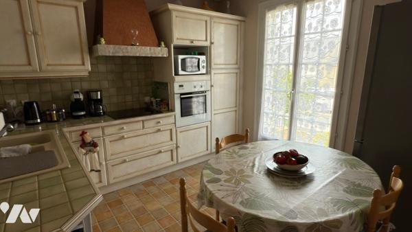 Maison à vendre Sablé-sur-Sarthe dans la Sarthe (72), comprenant :