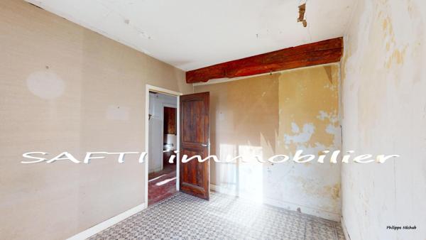 Maison ancienne de 160m2 + grange 40m2 + jardin 950m2 / RENOVATION TOTALE