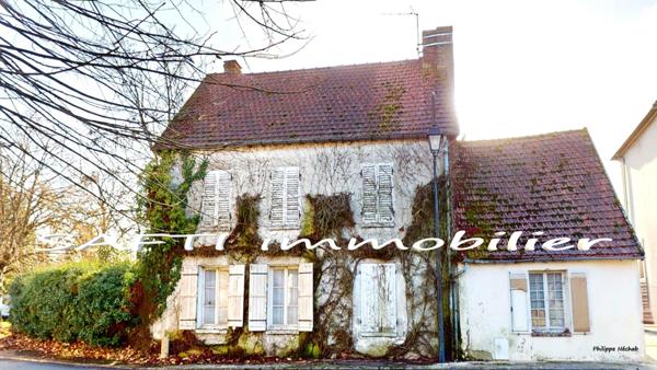Maison ancienne de 160m2 + grange 40m2 + jardin 950m2 / RENOVATION TOTALE