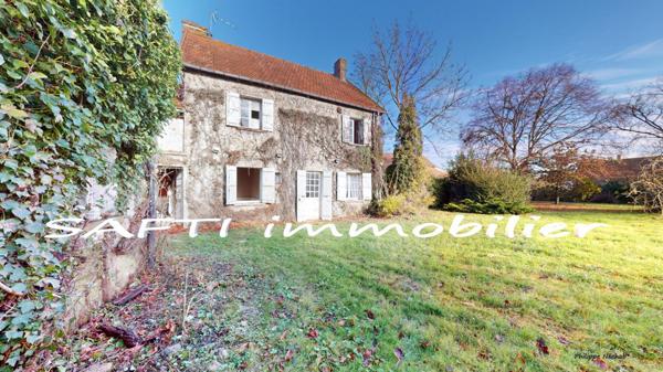 Maison ancienne de 160m2 + grange 40m2 + jardin 950m2 / RENOVATION TOTALE