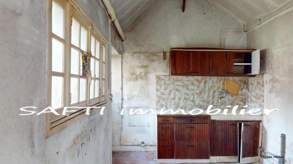 Maison ancienne de 160m2 + grange 40m2 + jardin 950m2 / RENOVATION TOTALE