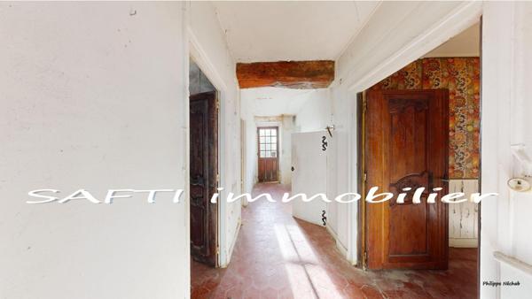 Maison ancienne de 160m2 + grange 40m2 + jardin 950m2 / RENOVATION TOTALE