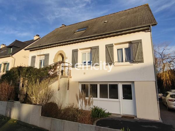 Maison
         7 pièces
        - 186 m² 270 990 € *