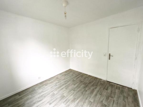Maison
         7 pièces
        - 186 m² 270 990 € *