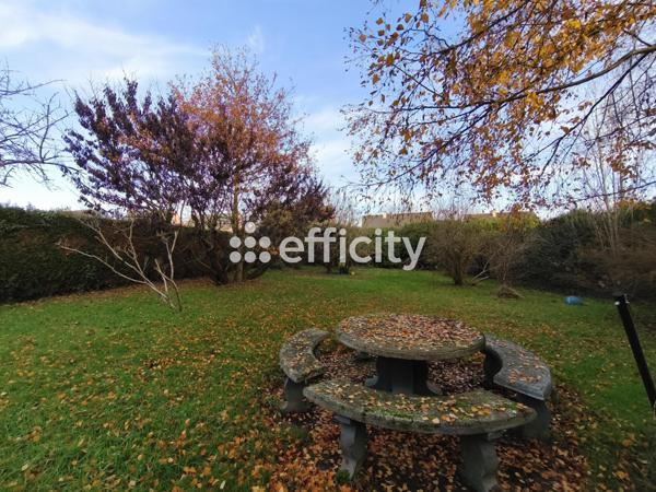 Maison
         7 pièces
        - 186 m² 270 990 € *