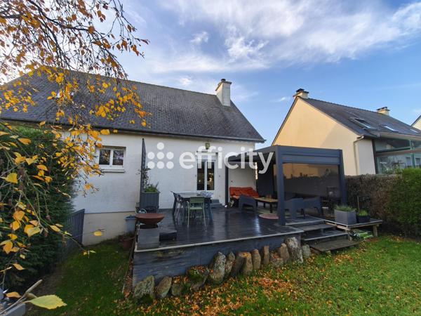 Maison
         7 pièces
        - 186 m² 270 990 € *
