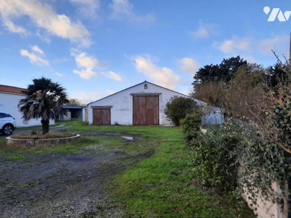 CHALLANS - En campagne corps de ferme isolé