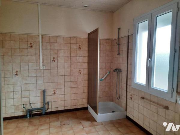 CHALLANS - En campagne corps de ferme isolé