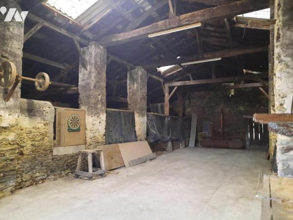 CHALLANS - En campagne corps de ferme isolé