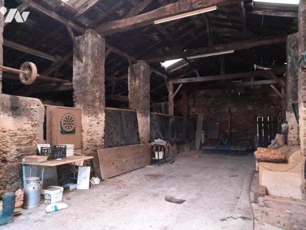 CHALLANS - En campagne corps de ferme isolé