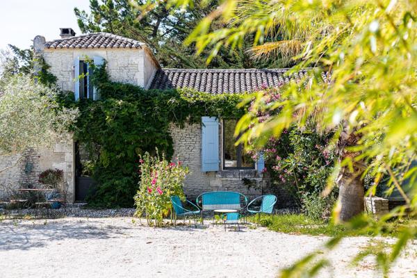 Propriété d’exception au coeur d’un parc arboré, entre authenticité et art de vivre