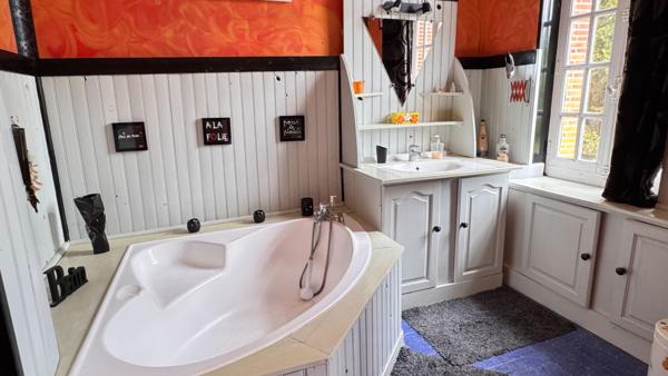 PROPRIETE 34HA habitation principale et bâtiments