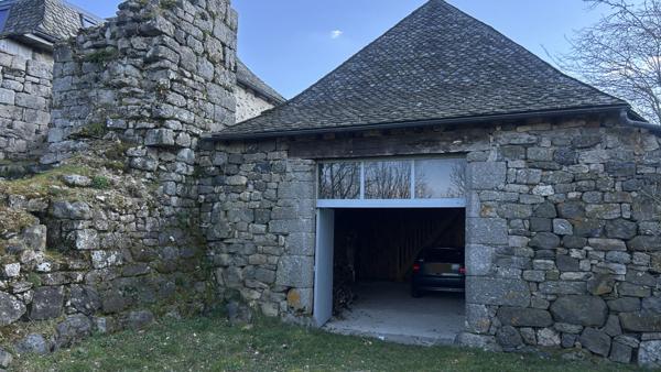 Manoir du XIVe siècle : Authenticité, Air pur et Golf entre l'Aubrac et les Monts du Cantal Laguiole