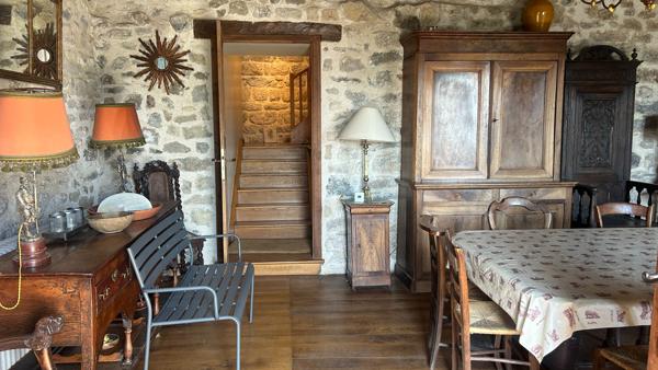 Manoir du XIVe siècle : Authenticité, Air pur et Golf entre l'Aubrac et les Monts du Cantal Laguiole