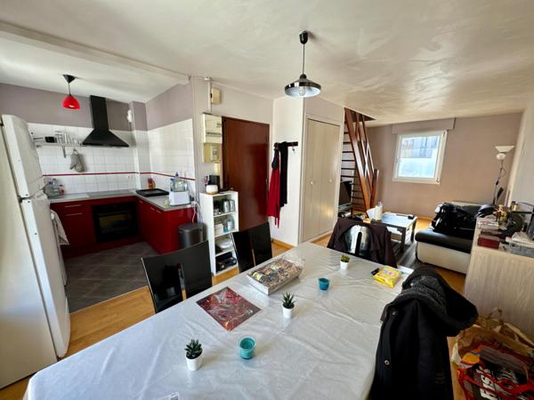 LAVAL - Secteur Gare - Appartement T2 en duplex avec cave et Parking