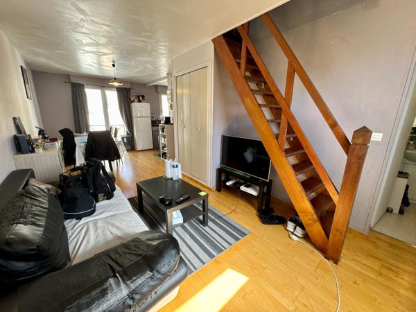 LAVAL - Secteur Gare - Appartement T2 en duplex avec cave et Parking