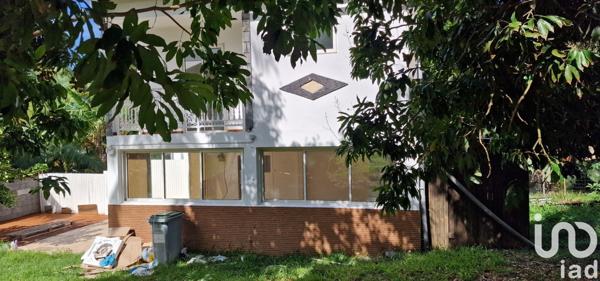 Maison traditionnelle 5 pièces de 118 m² à Saint-Benoît (97470)