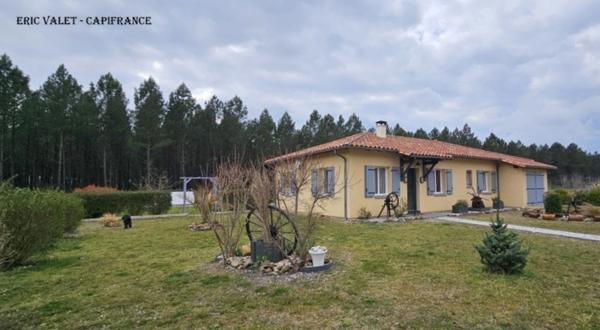 PROCHE SABRES (40) - MAISON CONTEMPORAINE DE PLAIN-PIED - VUE FORET - ENVIRONNEMENT CALME