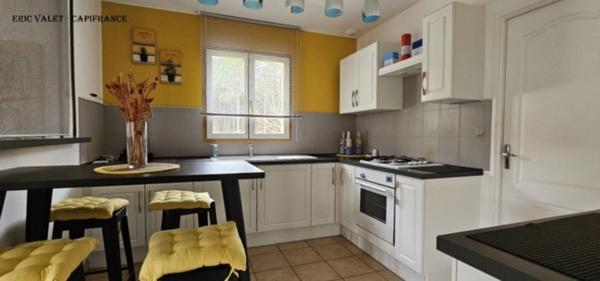 PROCHE SABRES (40) - MAISON CONTEMPORAINE DE PLAIN-PIED - VUE FORET - ENVIRONNEMENT CALME