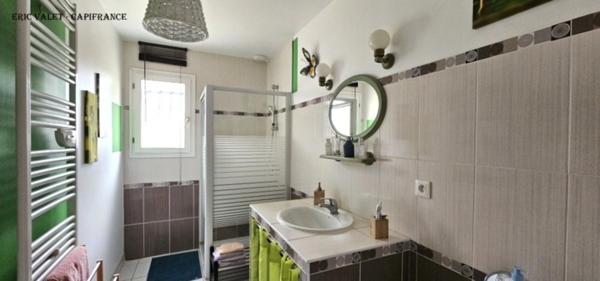 PROCHE SABRES (40) - MAISON CONTEMPORAINE DE PLAIN-PIED - VUE FORET - ENVIRONNEMENT CALME