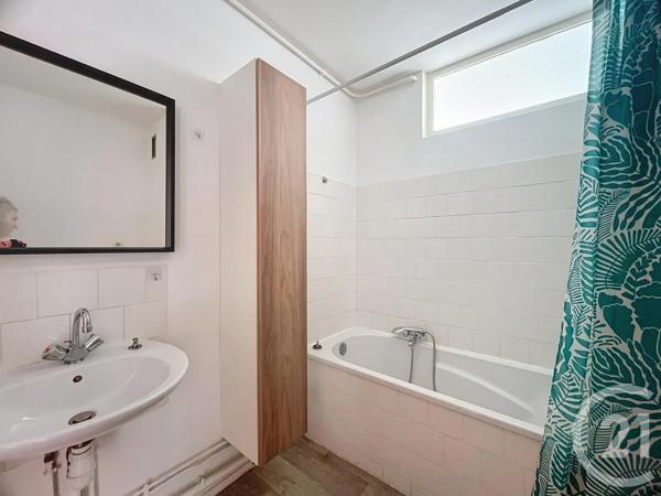 Appartement F2 à vendre  2 pièces - 45 m 2   METZ  - 57