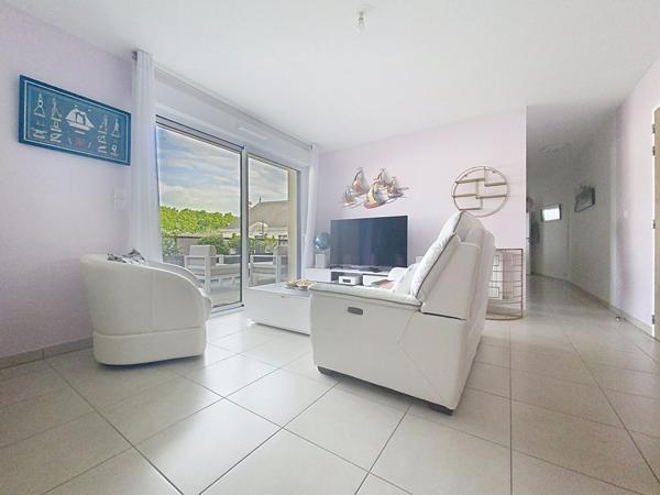 APPARTEMENT T3 PLEIN COEUR DE SAINT SEBASTIEN SUR LOIRE GRANDE TERRASSE CAVE ET STATIONNEMENT