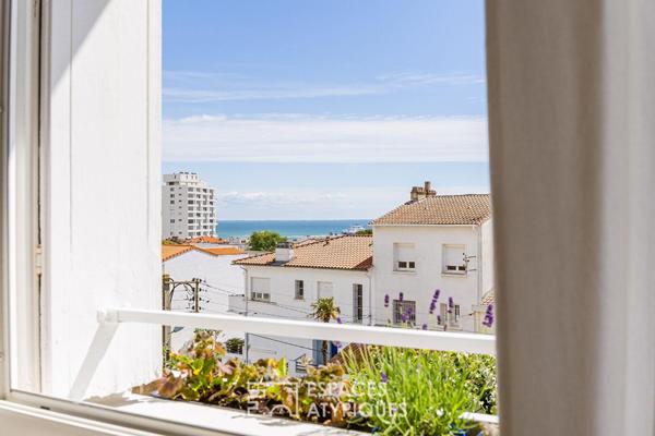 Appartement lumineux de caractère avec une perspective sur la mer