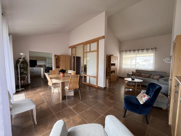 Maison
                                                                                                                                                                                                                                                                                                                        7 pièce(s)                                                                                                                                                                                                          5 chambre(s)                                                                                                                                                                                                          174.24  m²