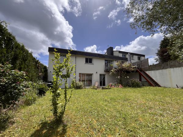 Maison
                                                                                                                                                                                                                                                                                                                        7 pièce(s)                                                                                                                                                                                                          5 chambre(s)                                                                                                                                                                                                          174.24  m²