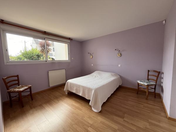 Maison
                                                                                                                                                                                                                                                                                                                        7 pièce(s)                                                                                                                                                                                                          5 chambre(s)                                                                                                                                                                                                          174.24  m²