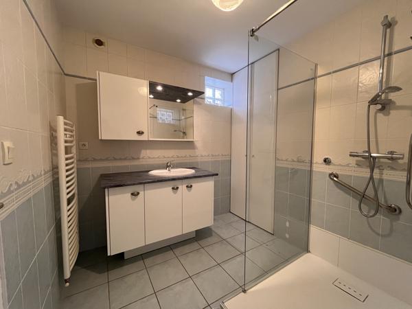 Maison
                                                                                                                                                                                                                                                                                                                        7 pièce(s)                                                                                                                                                                                                          5 chambre(s)                                                                                                                                                                                                          174.24  m²