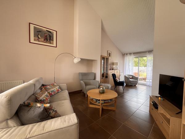 Maison
                                                                                                                                                                                                                                                                                                                        7 pièce(s)                                                                                                                                                                                                          5 chambre(s)                                                                                                                                                                                                          174.24  m²