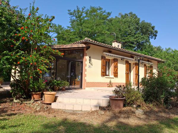 Maison avec presque un hectare de terrain