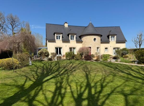 Maison à MALESTROIT, 56140 - 12 pièces 329m²