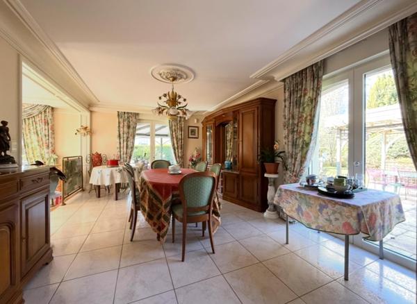 Maison à MALESTROIT, 56140 - 12 pièces 329m²