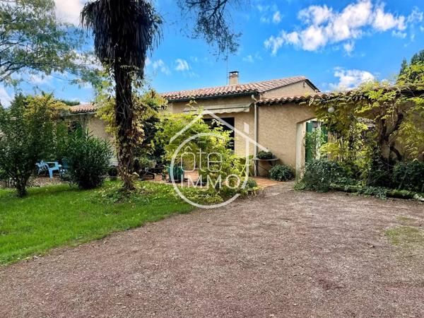COURS DE PILE : Charmante maison 5 pièces de 151m² avec piscine et accès à la Dordogne