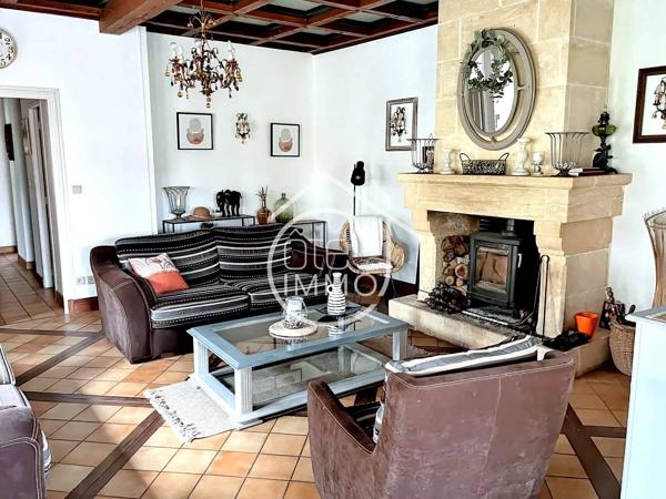 COURS DE PILE : Charmante maison 5 pièces de 151m² avec piscine et accès à la Dordogne